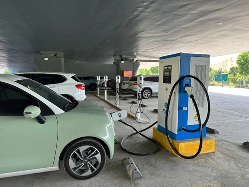 Najnowsze blogi firmy Dlaczego Gun skakał, gdy ładował pojazd z nową energią?