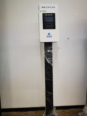 7KW Błękitno-biały kolumna / typ podłogi pojedynczy pistolet Elektryczny pojazd Staw ładowania AC