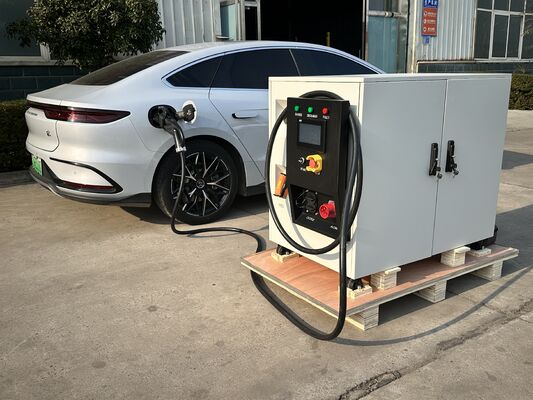 Dobra cena. Mobilna ładowarka EV o mocy 120 kW i mocy 100 kWh Chłodzona cieczą, przenośna stacja do szybkiego ładowania energii DC W Internecie