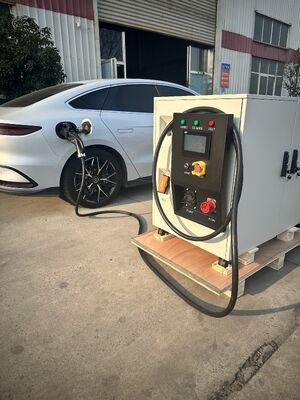 Dobra cena. Mobilna ładowarka EV o mocy 60 kW i mocy 76 kWh Chłodzona cieczą, przenośna stacja do szybkiego ładowania energii DC W Internecie